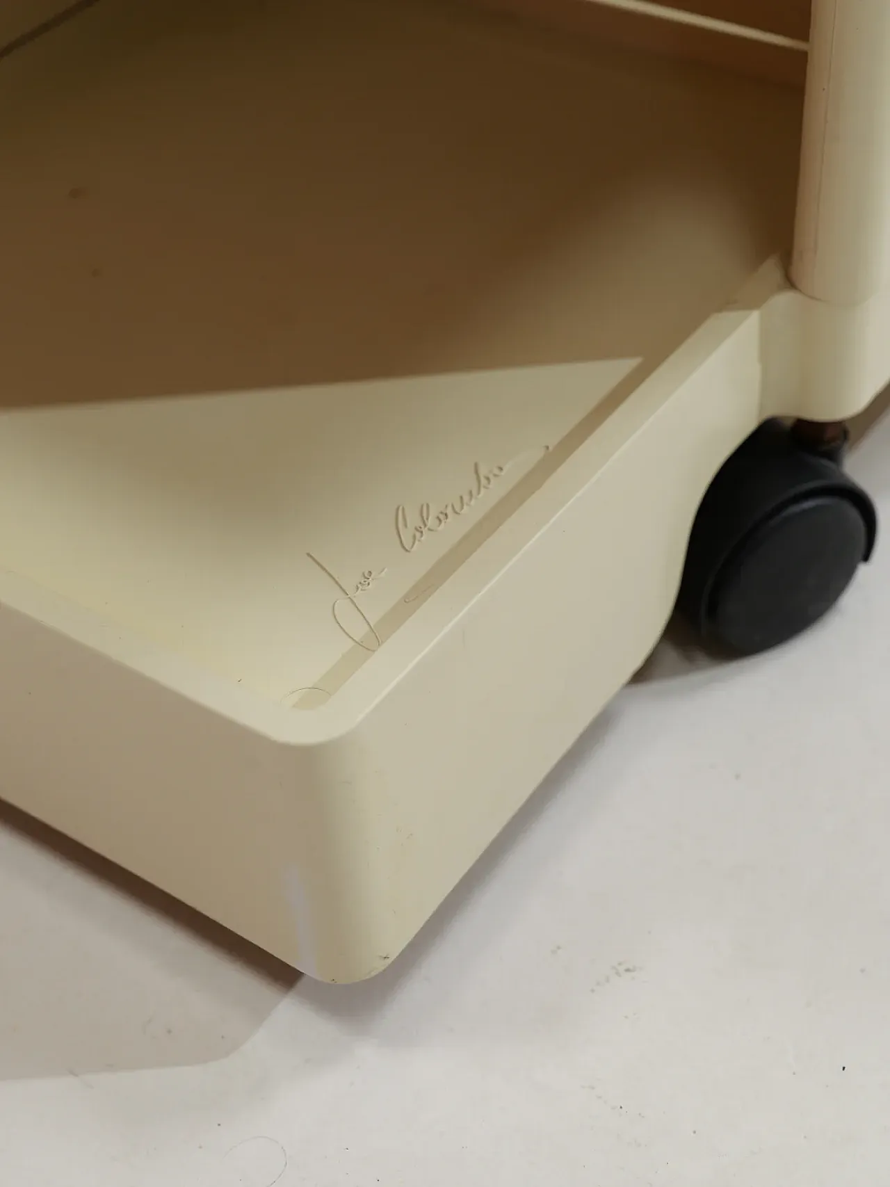 Carrello portaoggetti Body bianco di Joe Colombo, anni '70 12
