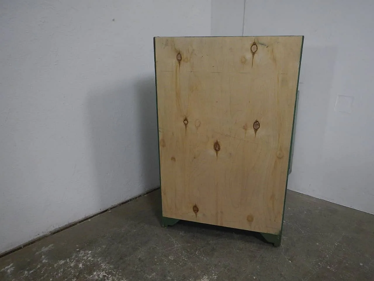 Two-tone textile industry cabinet, 1960 5