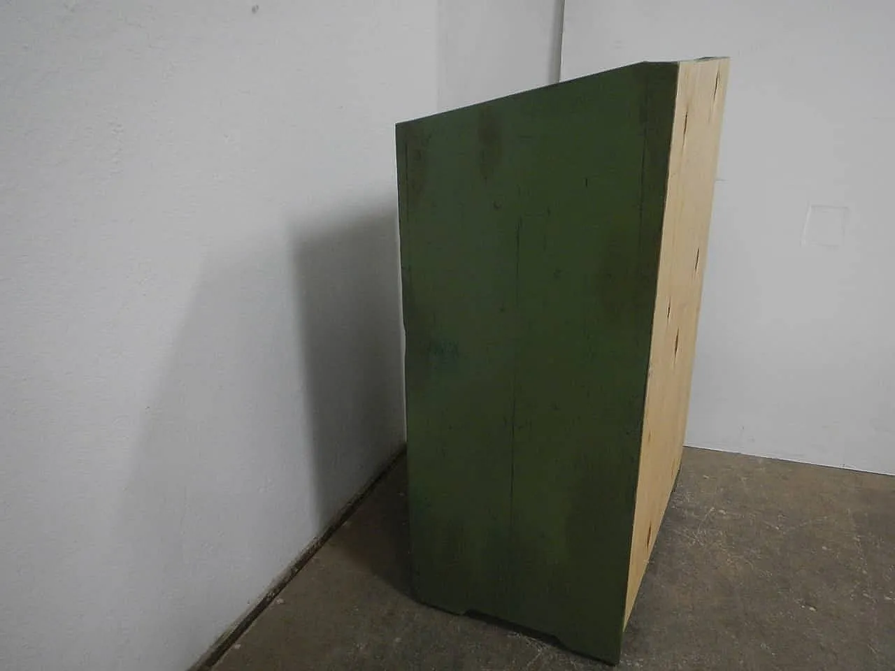 Two-tone textile industry cabinet, 1960 8