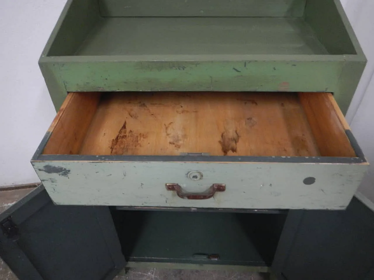 Two-tone textile industry cabinet, 1960 9