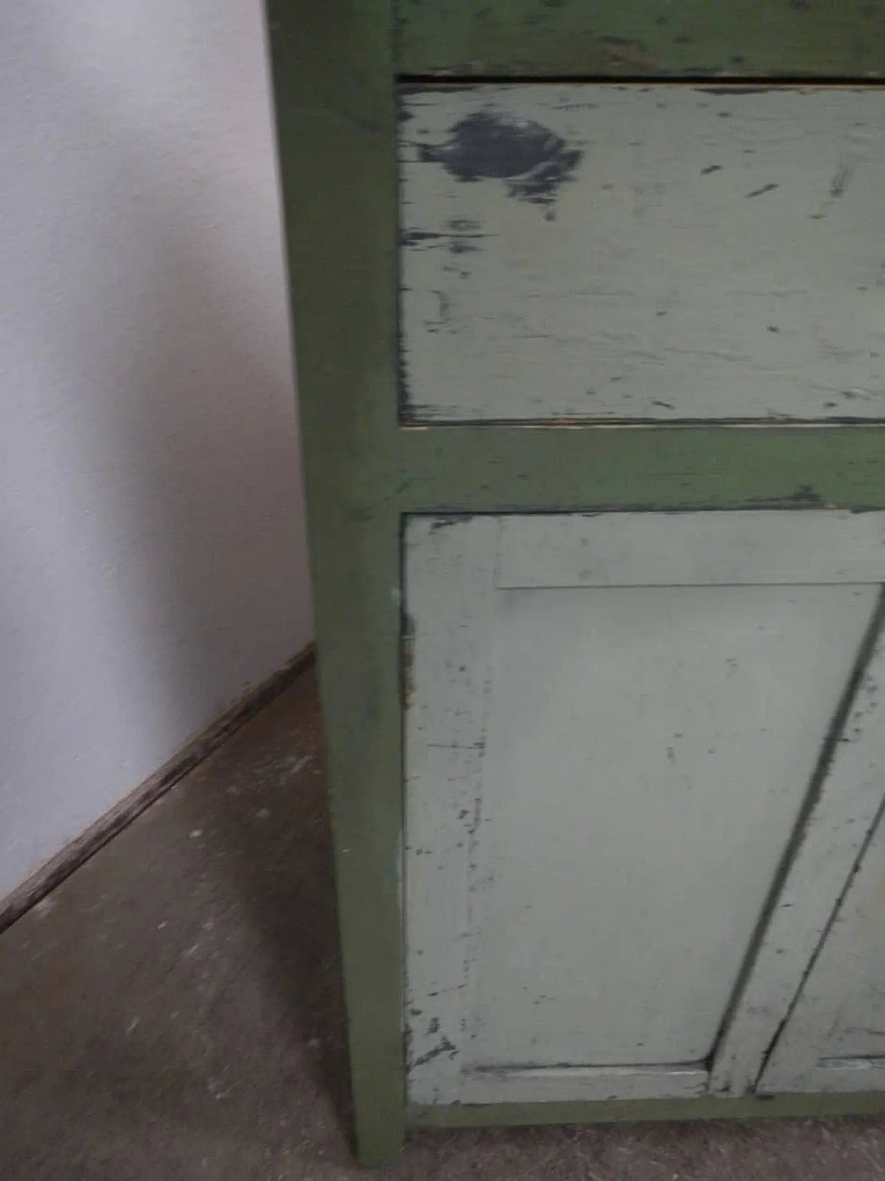 Two-tone textile industry cabinet, 1960 10