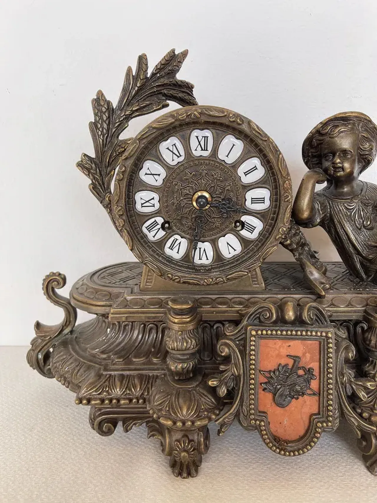 French table clock in golden metal with putto, 1970s 3