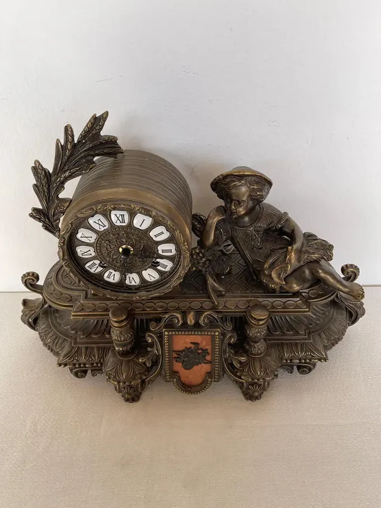 French table clock in golden metal with putto, 1970s 6