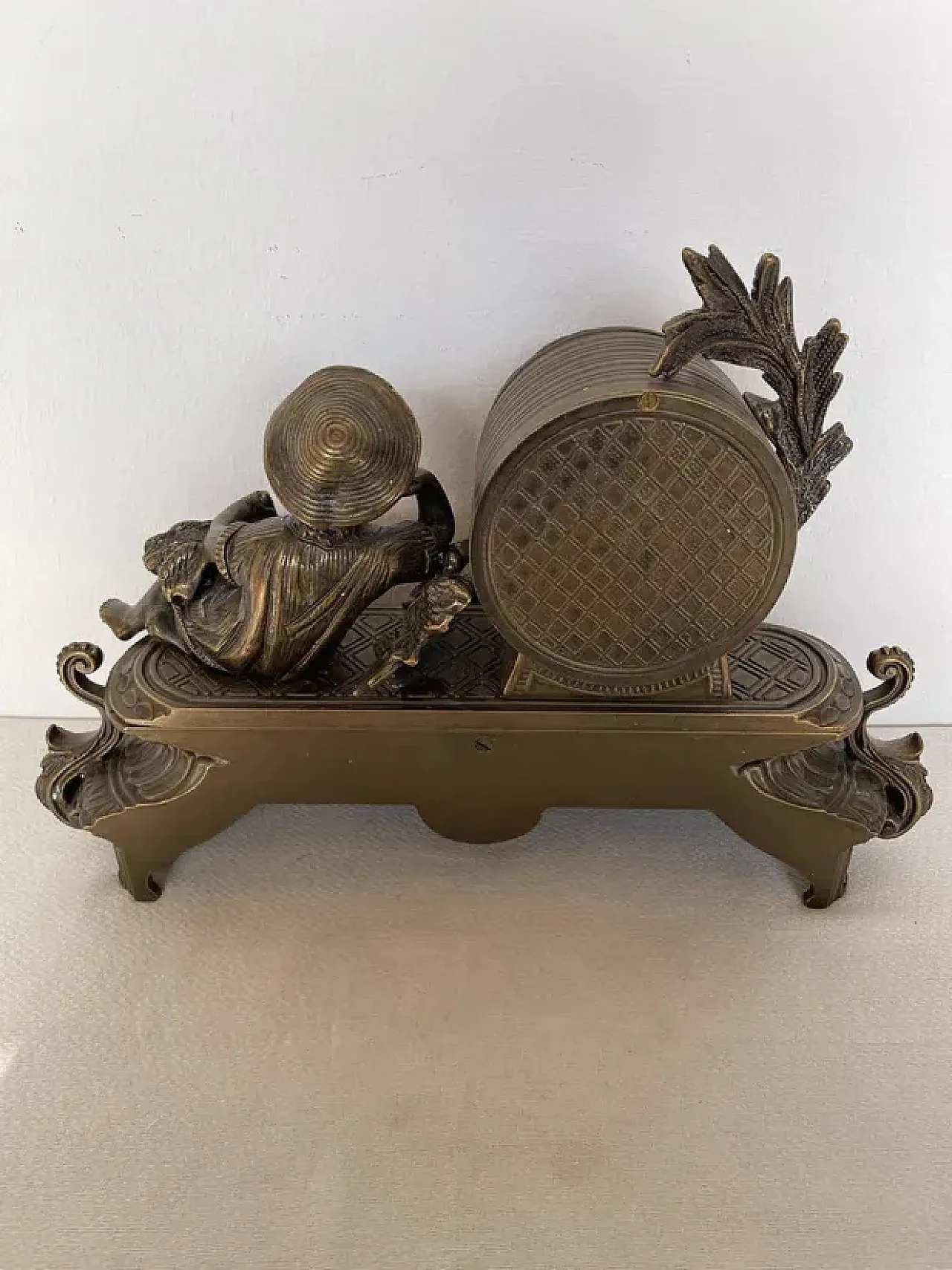 French table clock in golden metal with putto, 1970s 8