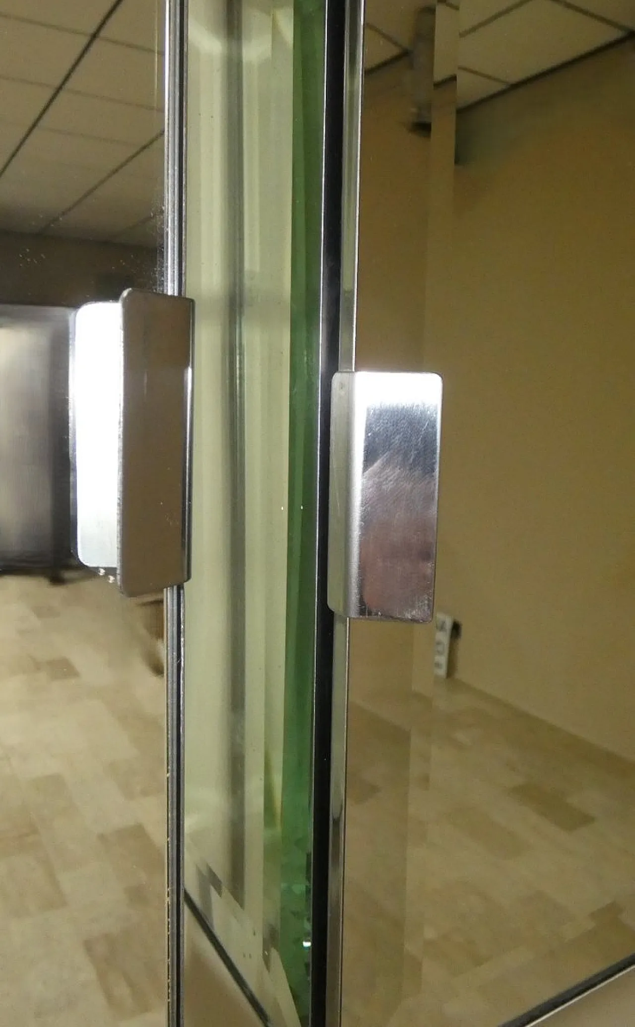 3 armadietti a specchio, Italia, anni '70 17