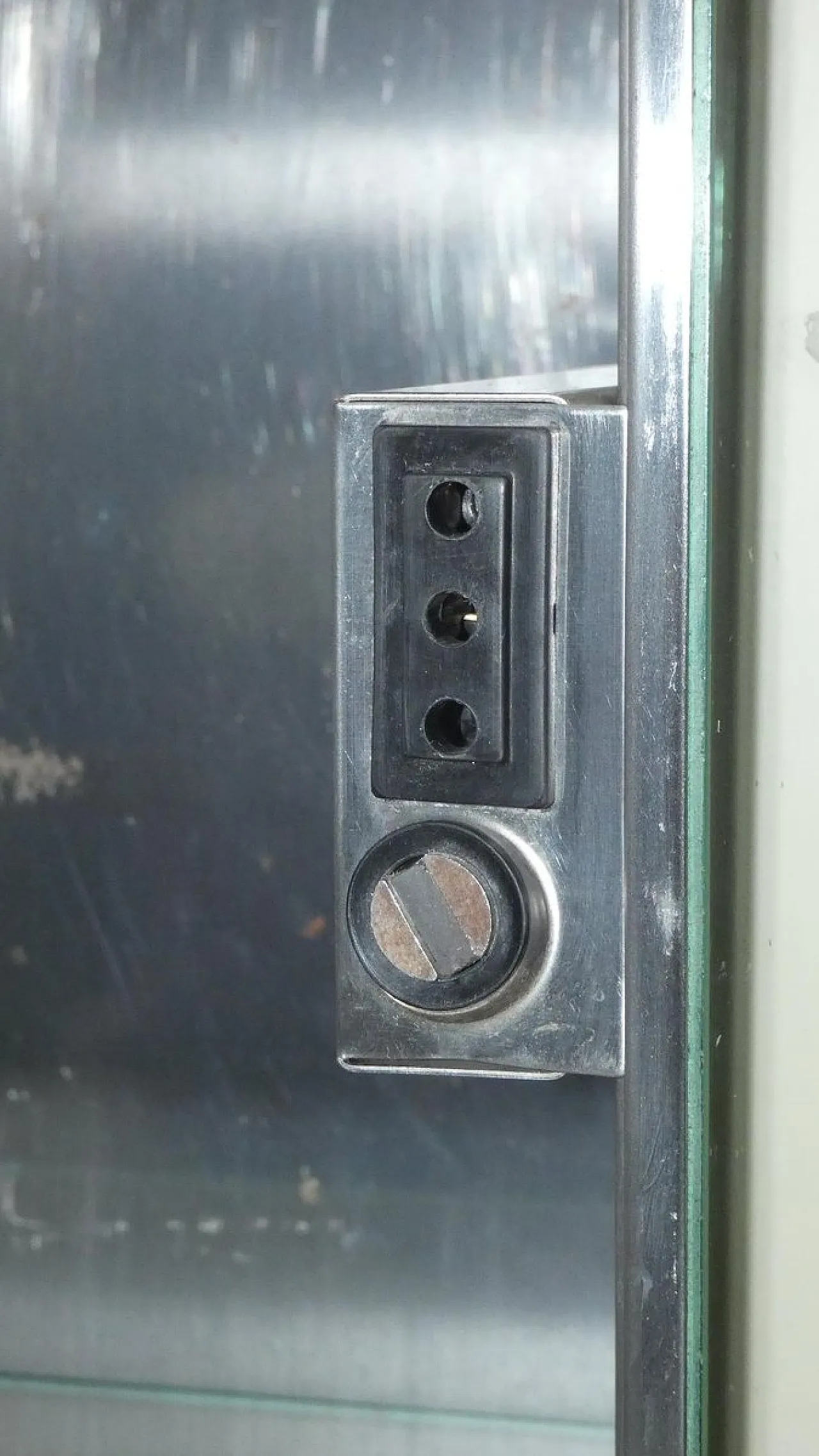 3 armadietti a specchio, Italia, anni '70 22