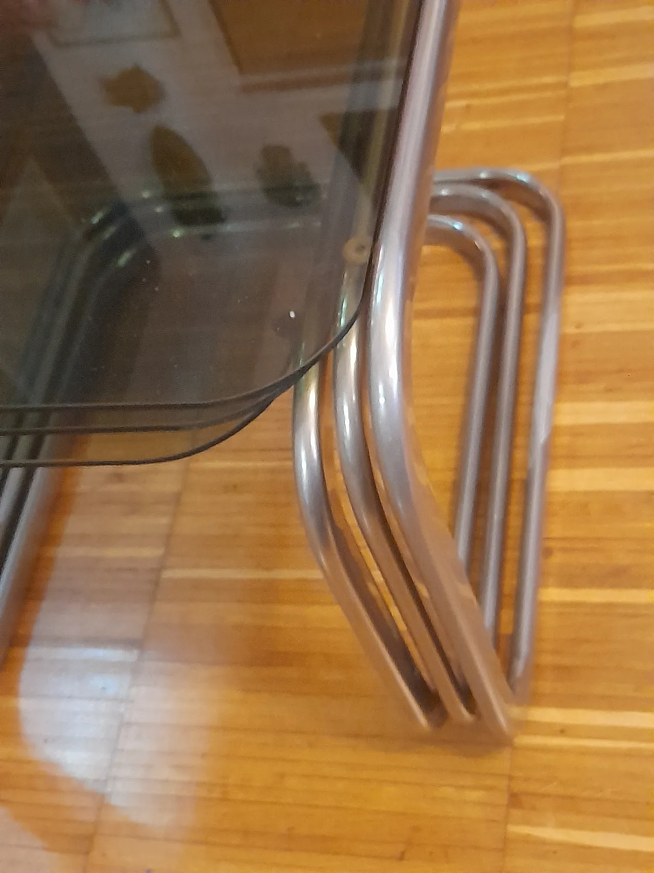 Tavolini a nido con piano in vetro fumé, anni '60 3