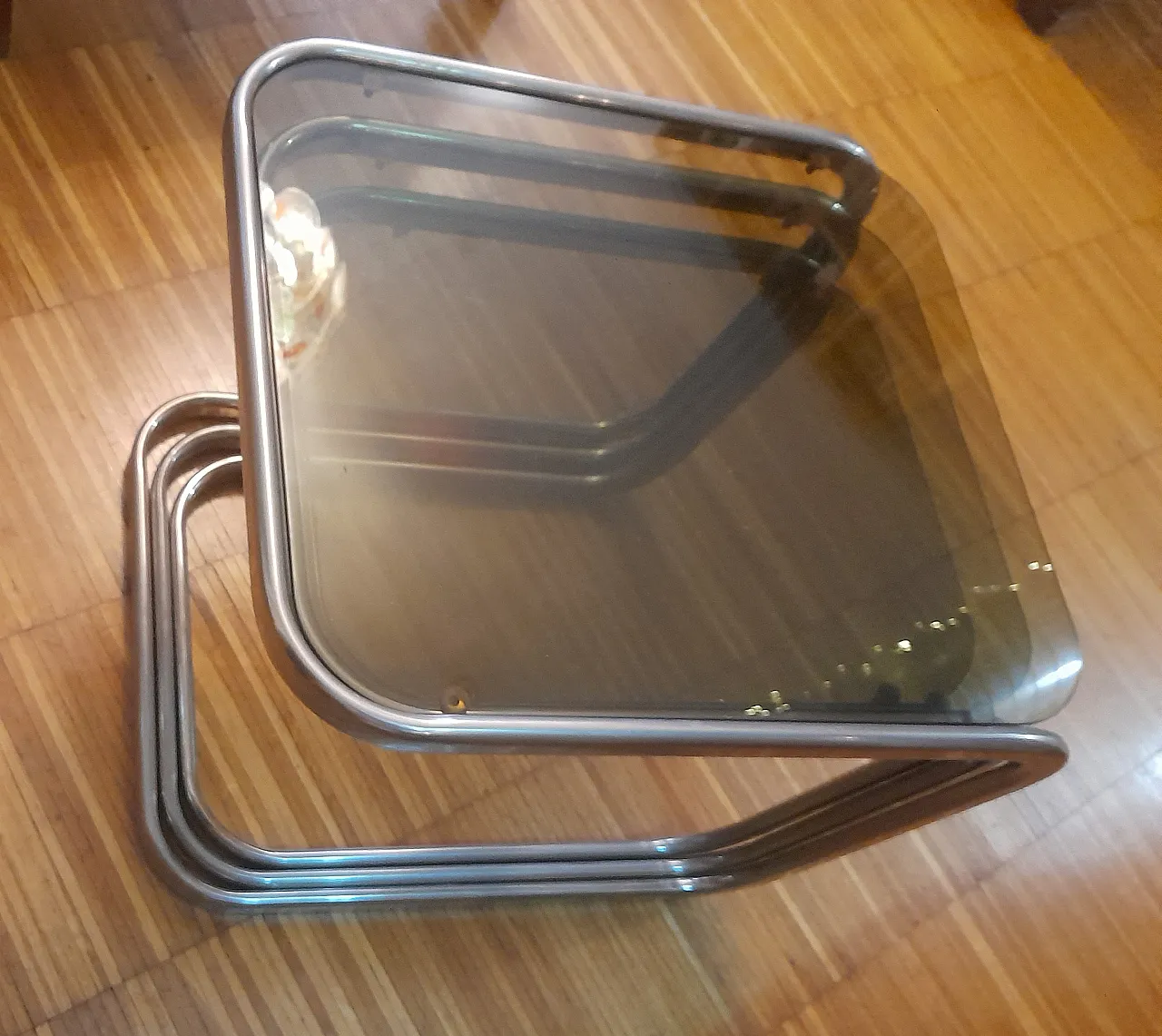 Tavolini a nido con piano in vetro fumé, anni '60 6