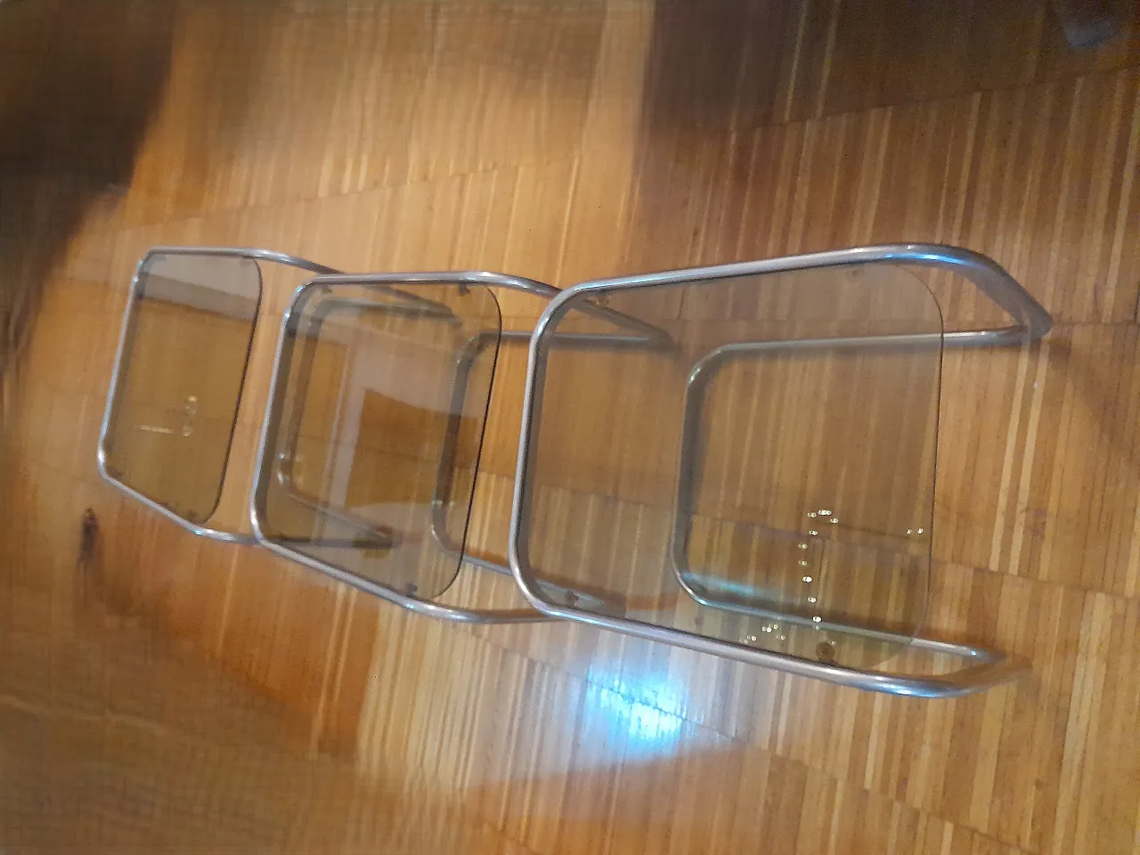 Tavolini a nido con piano in vetro fumé, anni '60 13