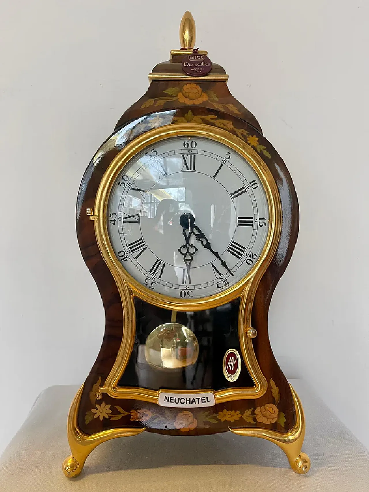 Battery-operated french style wooden table clock, 19th century 2