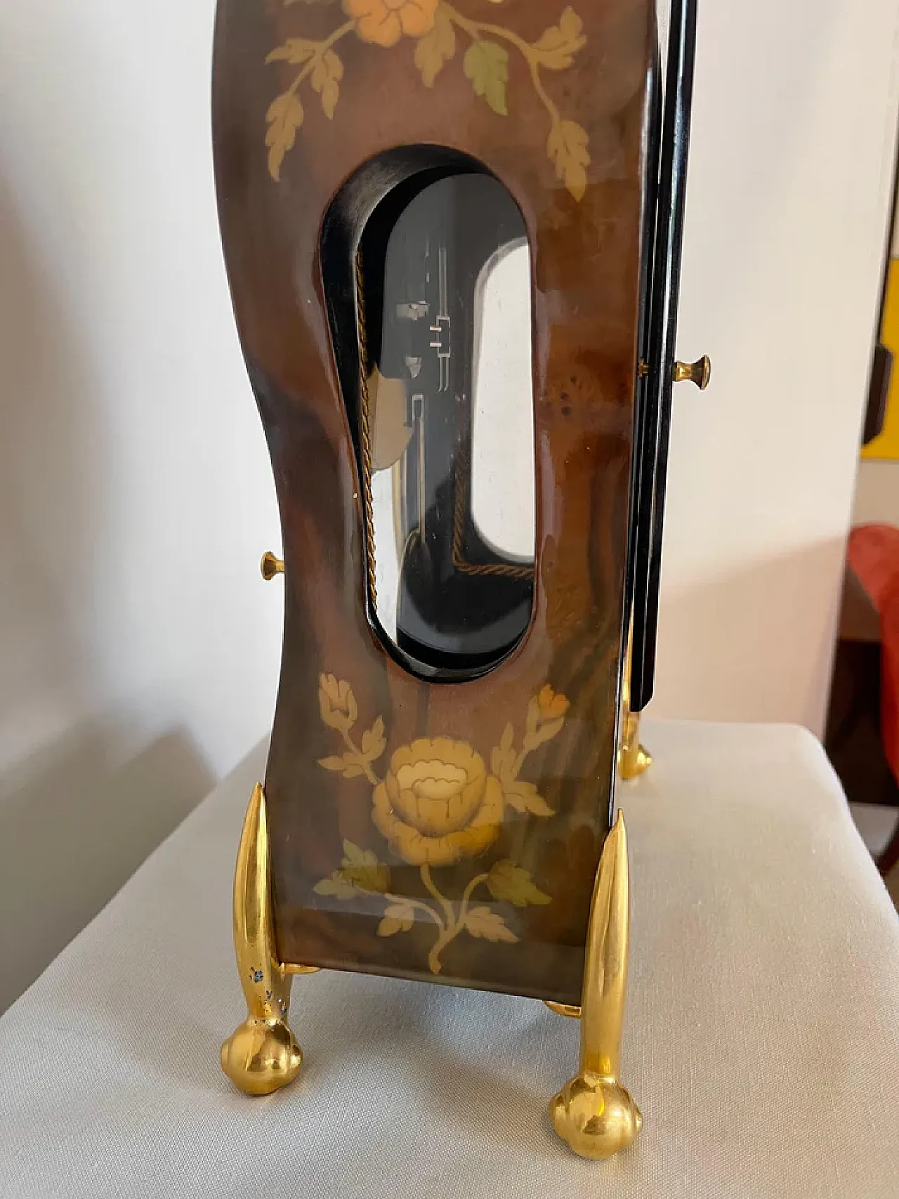 Battery-operated french style wooden table clock, 19th century 9