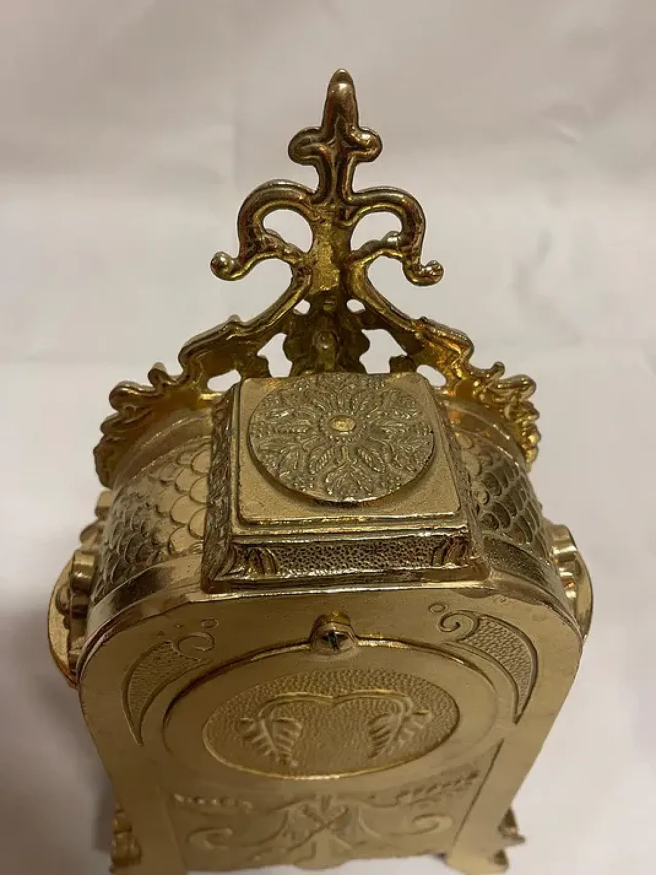 Gilded bronze coffee table clock, 70s 8