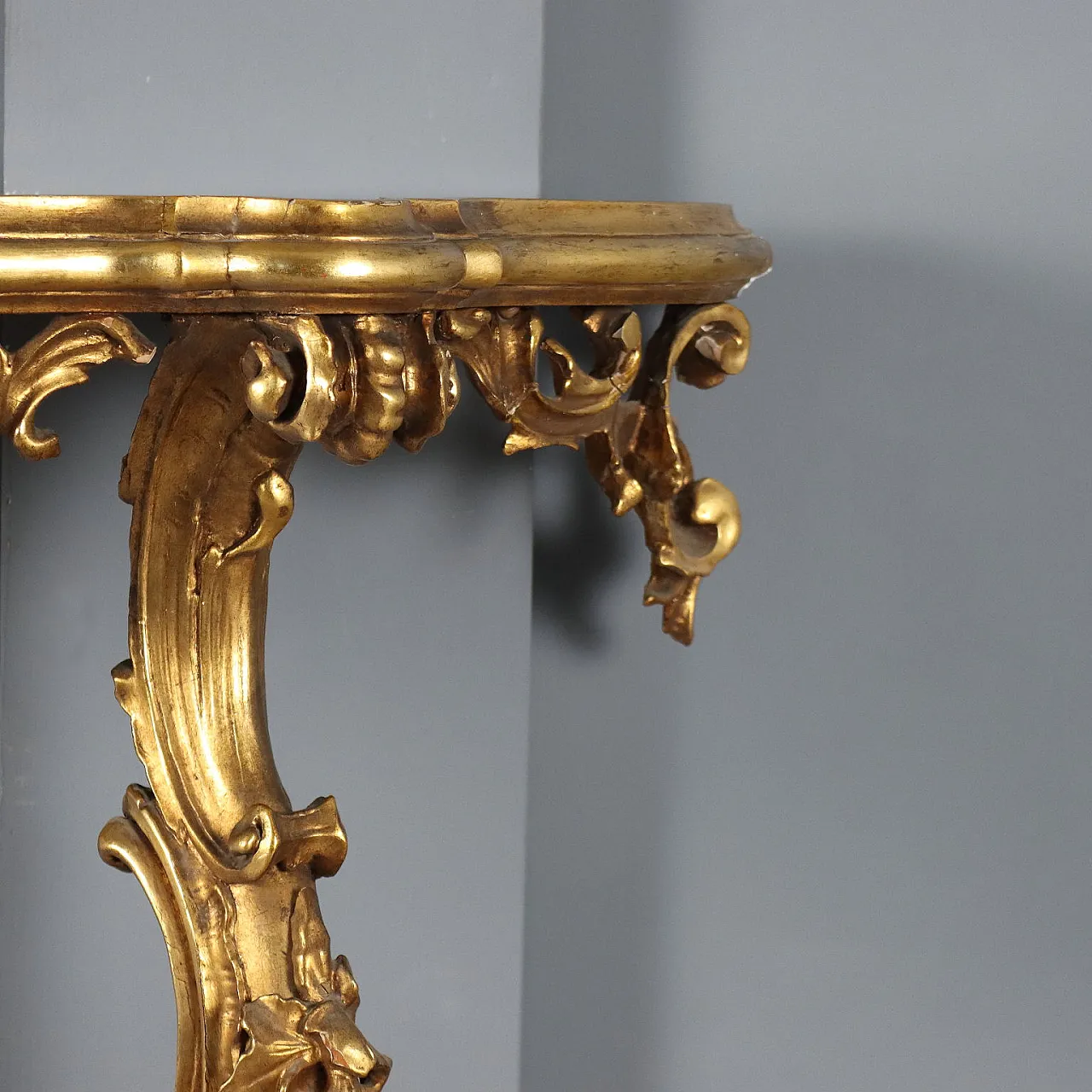 Carved and gilded wooden console table with marble top, 20th century 5