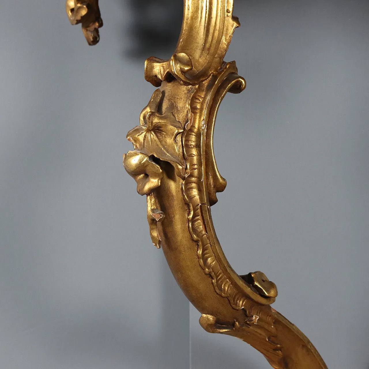 Carved and gilded wooden console table with marble top, 20th century 6