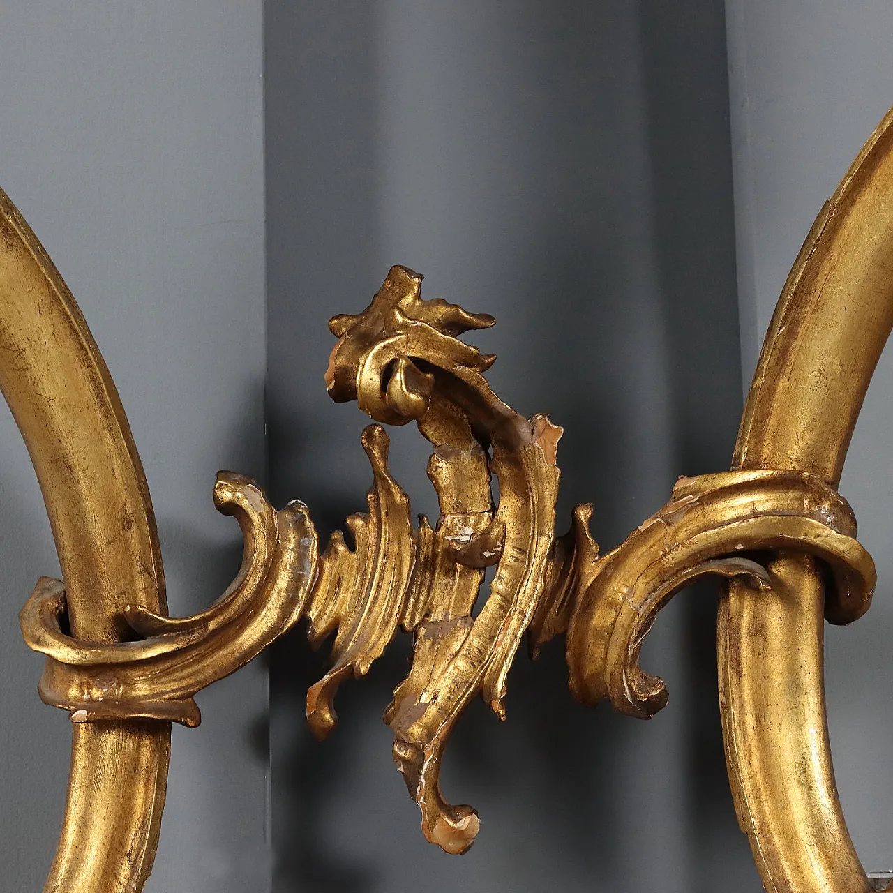 Carved and gilded wooden console table with marble top, 20th century 7