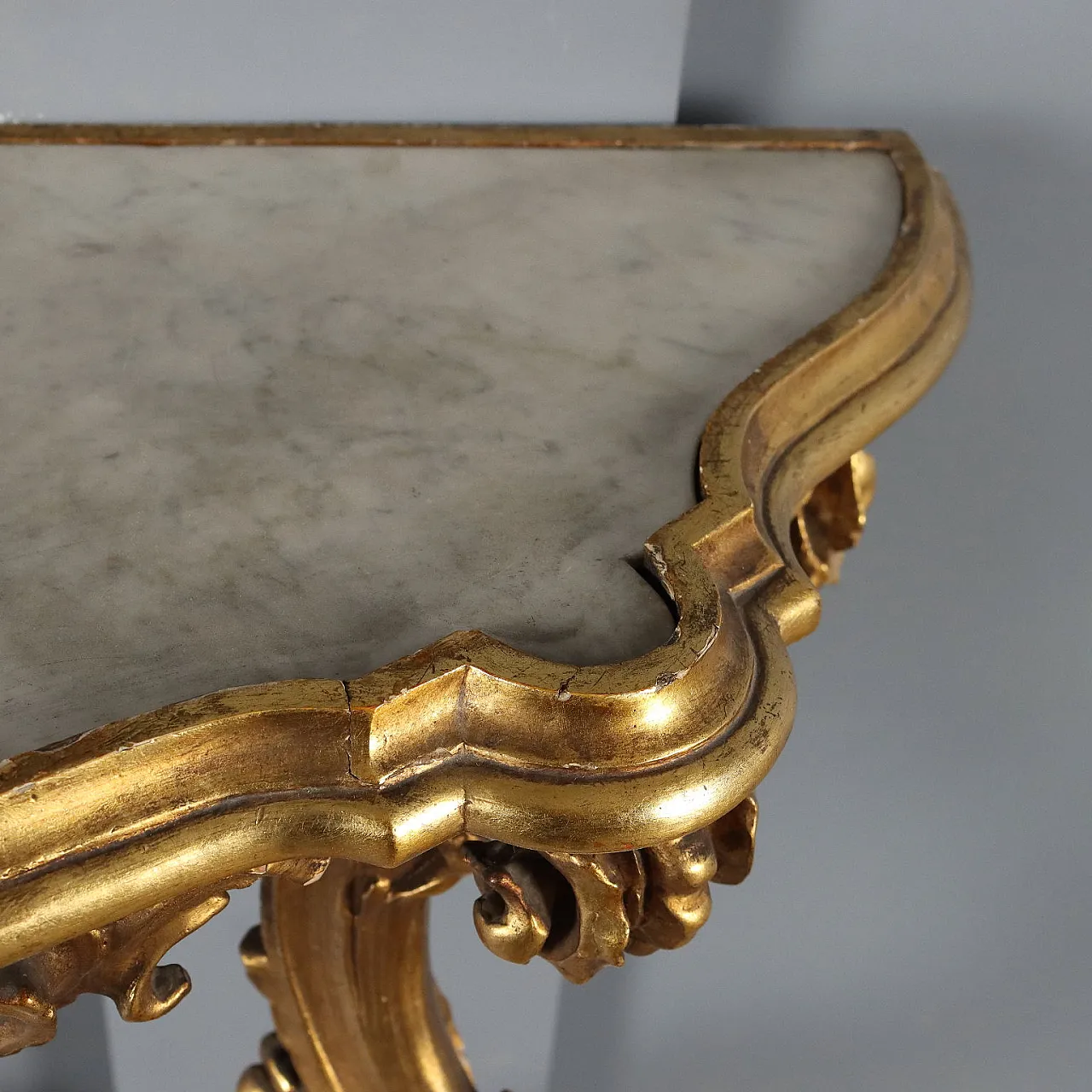 Carved and gilded wooden console table with marble top, 20th century 10