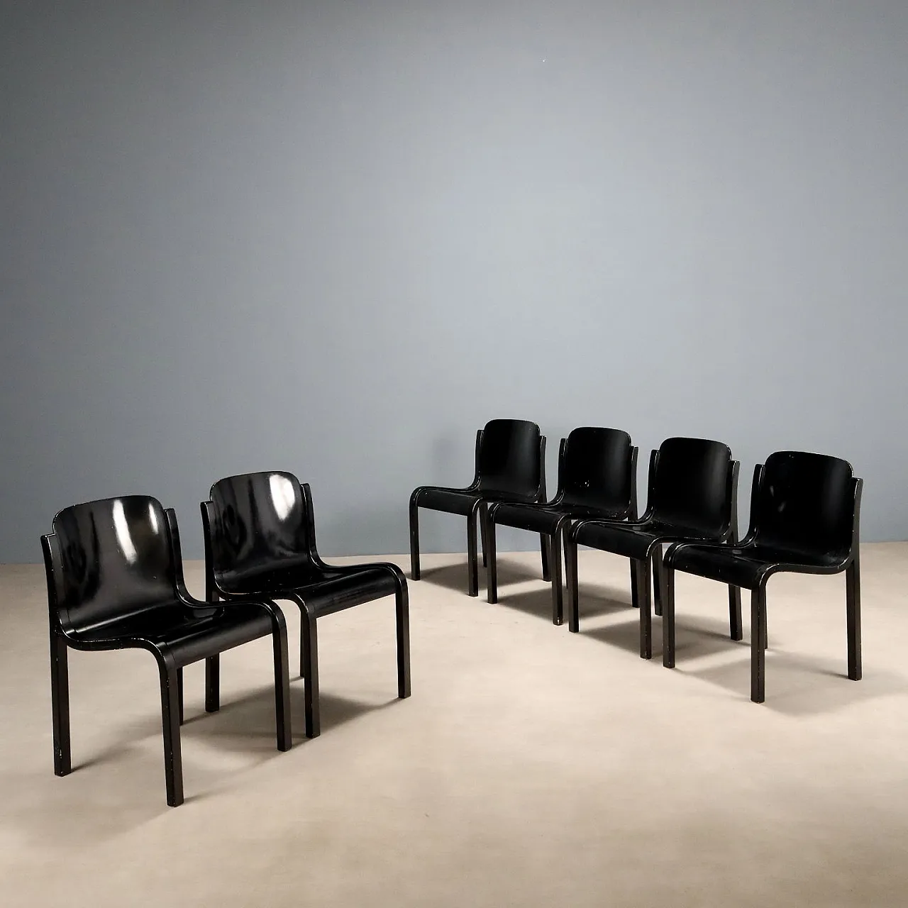 6 lacquered wooden chairs, 20th century 1