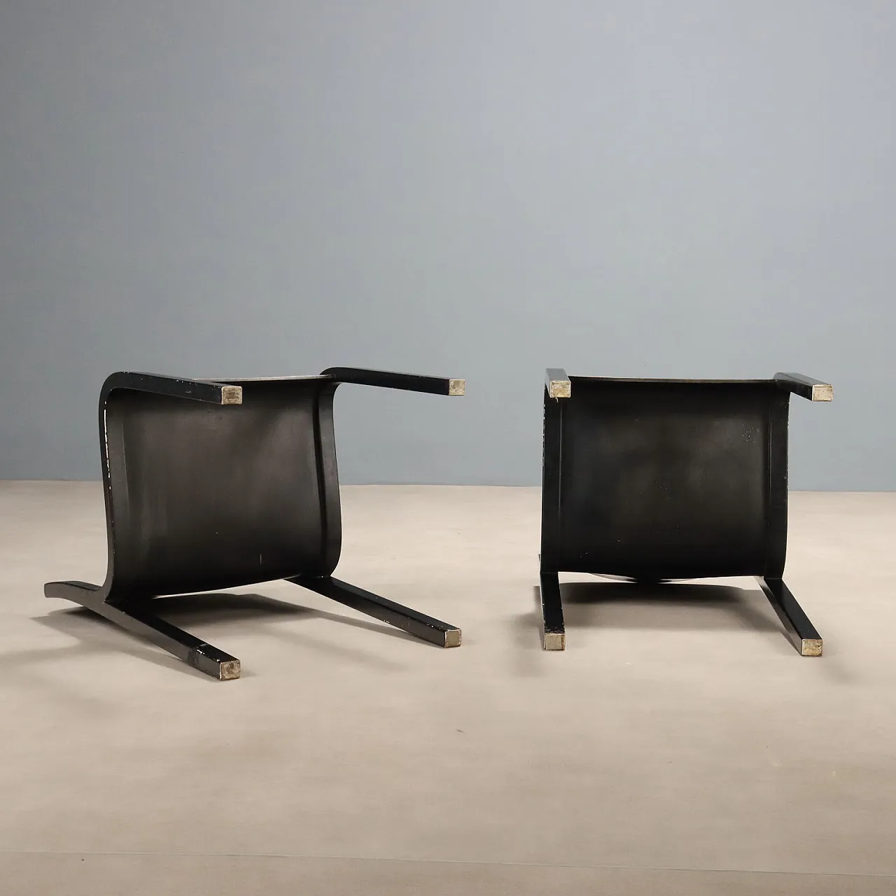 6 lacquered wooden chairs, 20th century 8