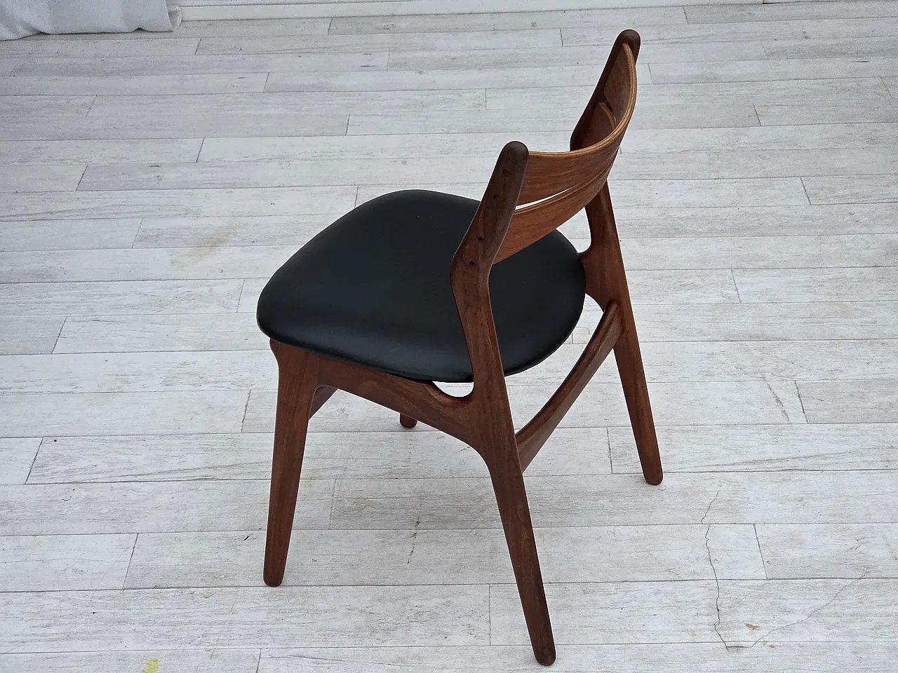 4 sedie da pranzo danesi rivestite, di Erik Buck, anni '60 8