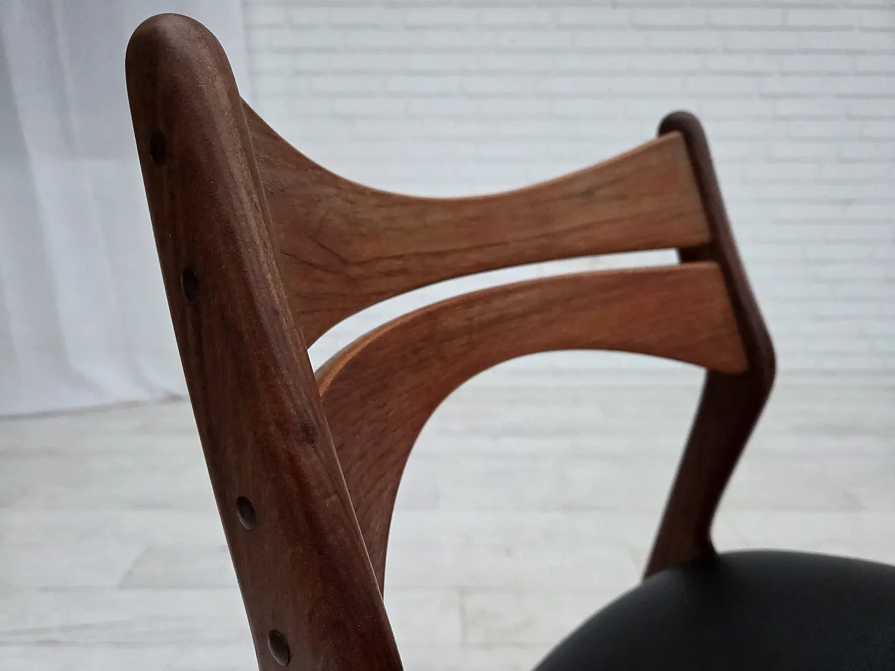 4 sedie da pranzo danesi rivestite, di Erik Buck, anni '60 17