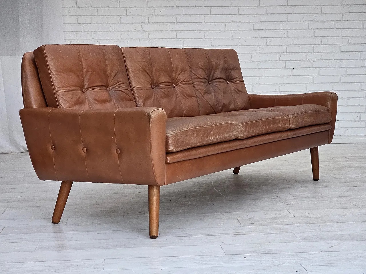 Divano danese a 3 posti, mobili in pelle marrone con patina, anni '70 5