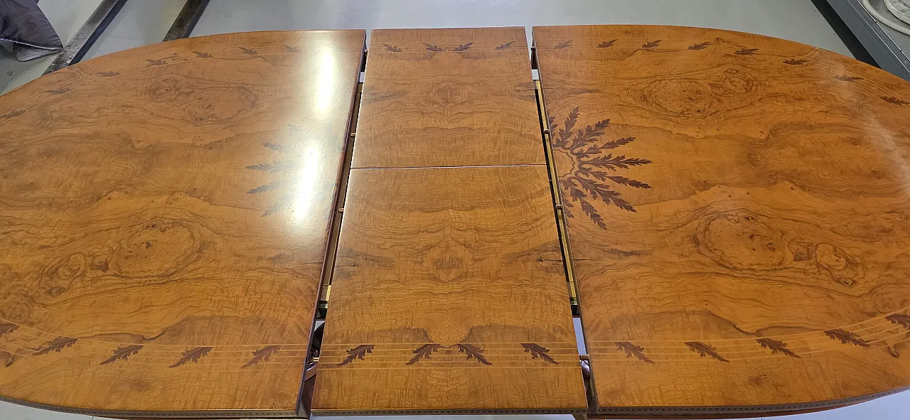 Extendable oval dining table in walnut root with mot inlays, 70s 8