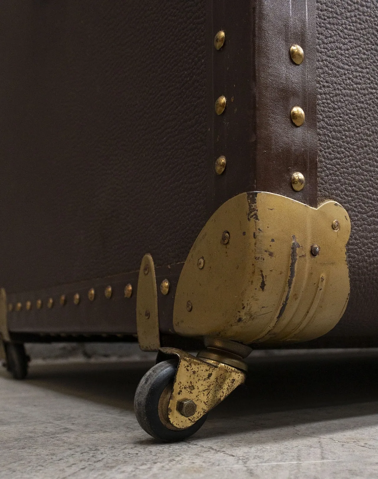 Baule maxi in legno con rotelle, '900 11