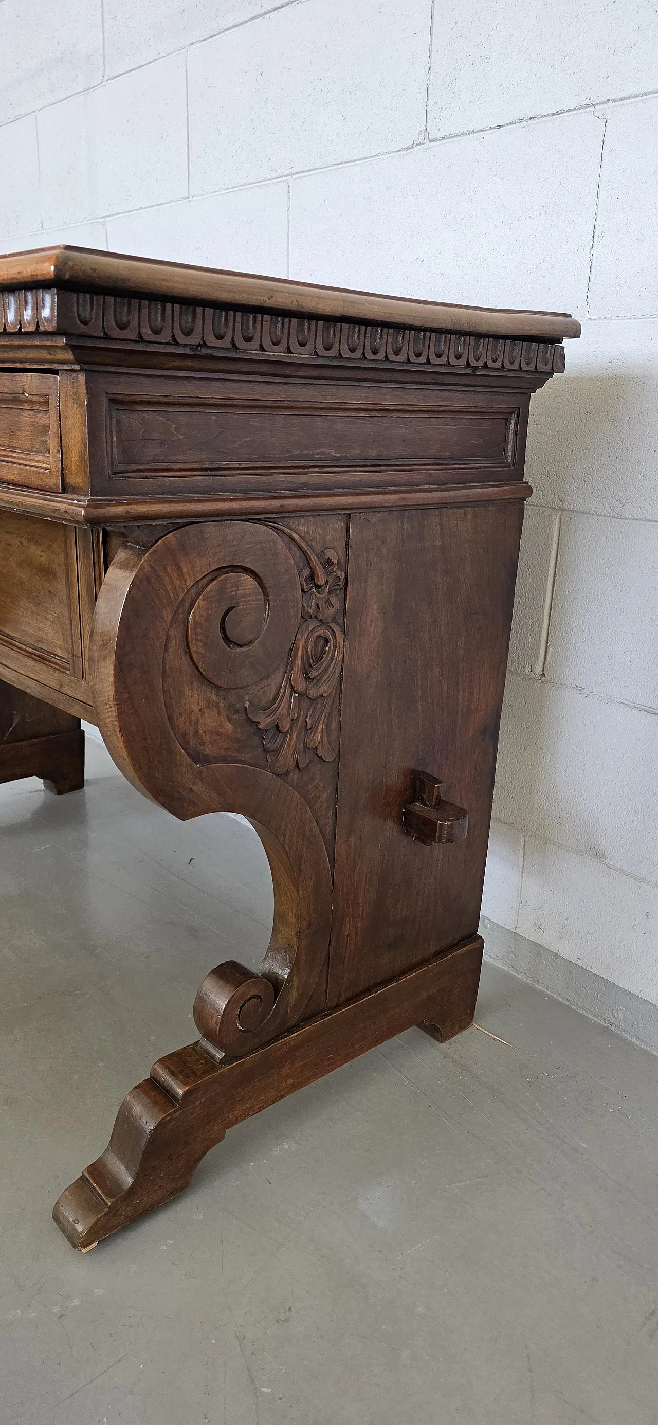 Fratina desk in walnut with secret compartment, late 19th century 6