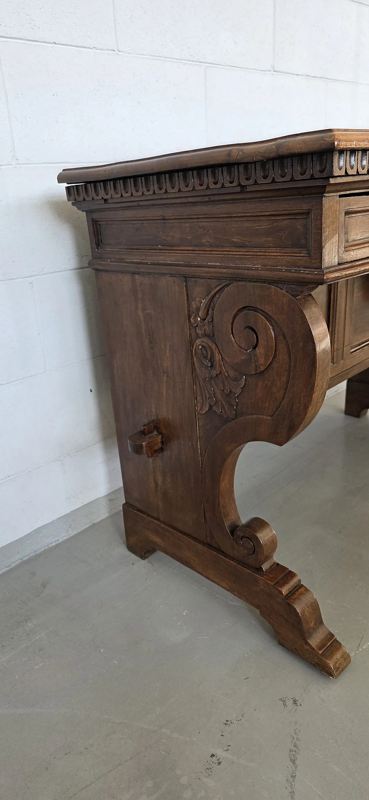 Fratina desk in walnut with secret compartment, late 19th century 9