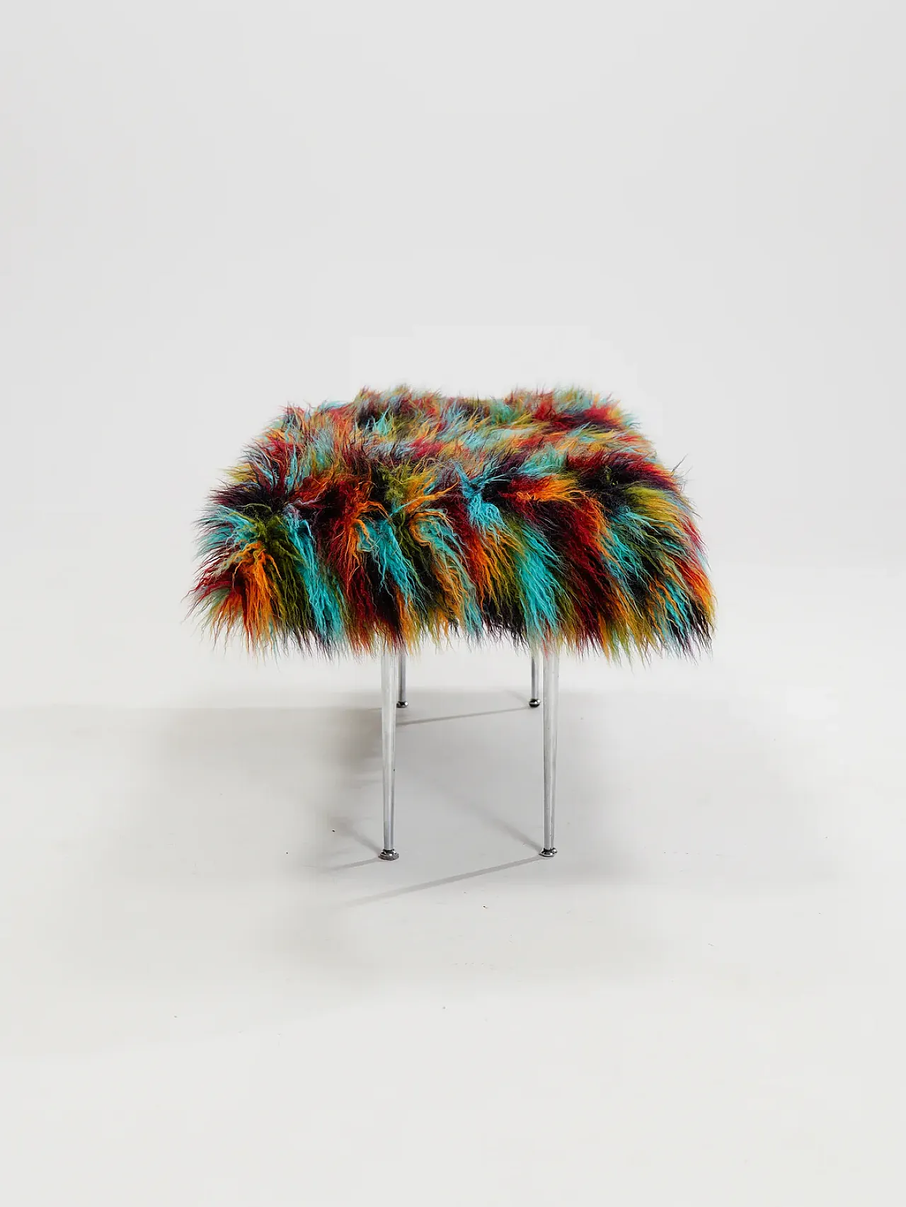 Panca con gambe in metallo e rivestimento in pelliccia, anni '90 6