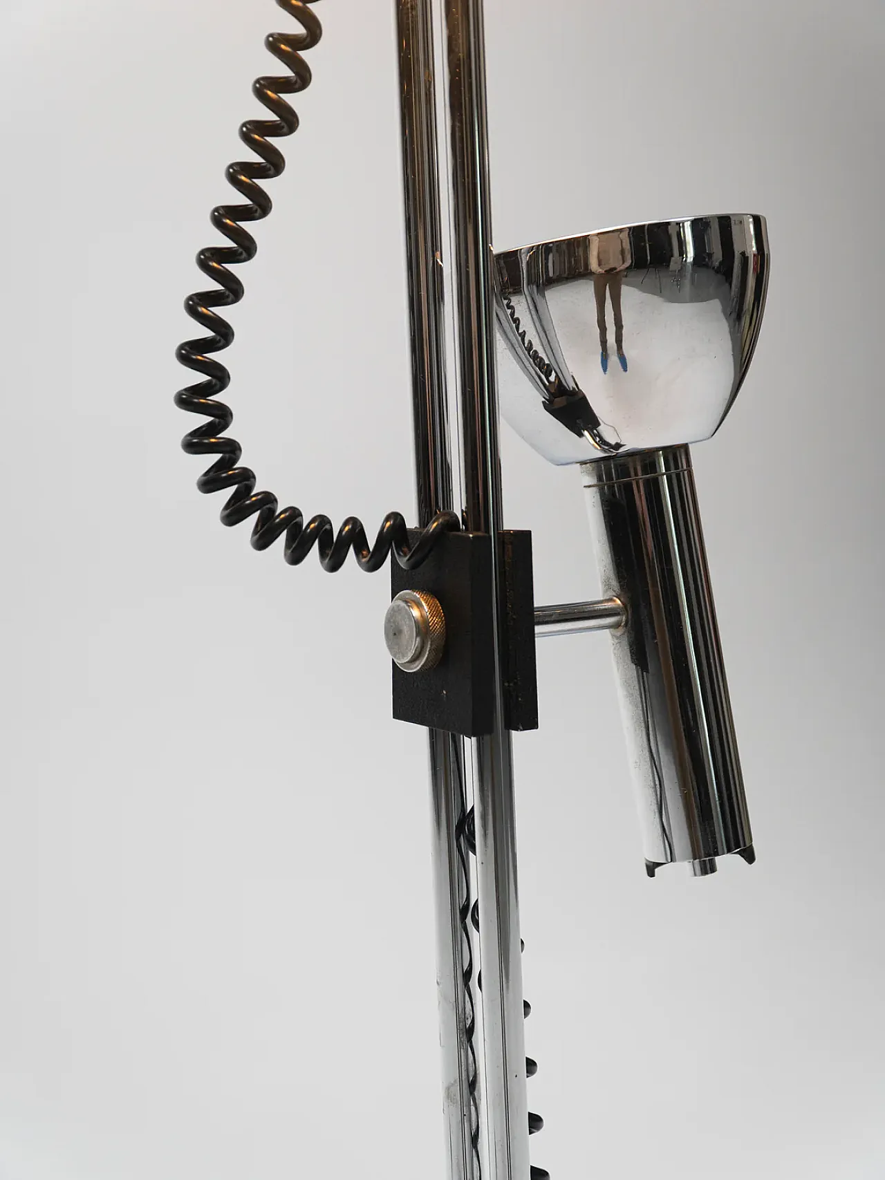 Lampada da terra in metallo cromato di Luci Italia, anni '70 5