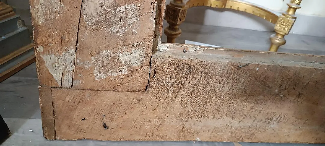 Lacquered and gilded wooden frame, 17th century 5