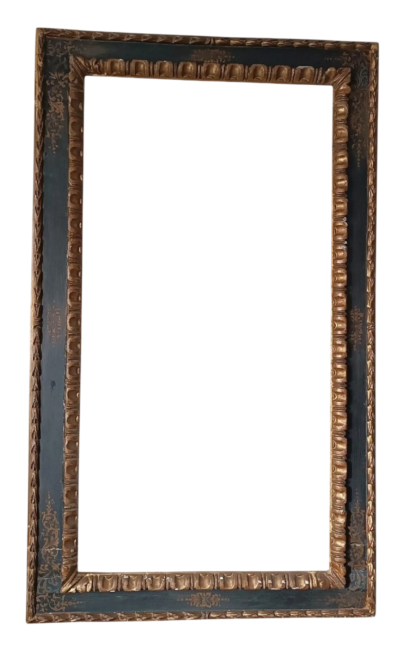 Lacquered and gilded wooden frame, 17th century 13