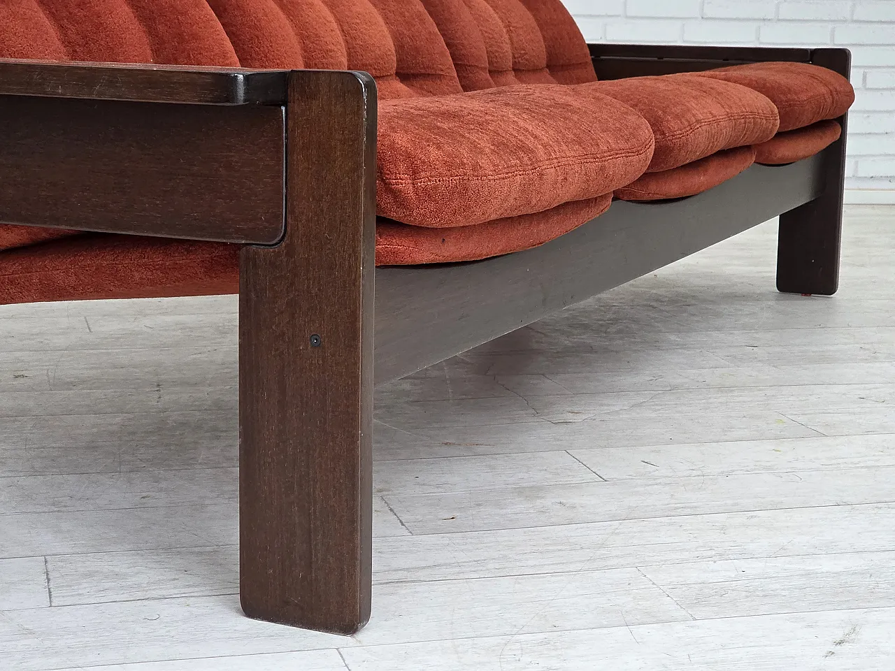 Divano danese a 3 posti in velluto arancione/rosso e quercia, anni '70 7