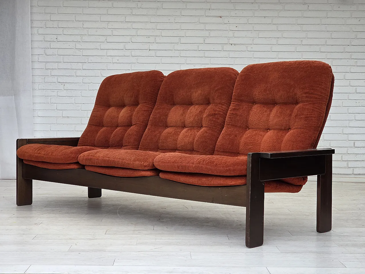 Divano danese a 3 posti in velluto arancione/rosso e quercia, anni '70 17
