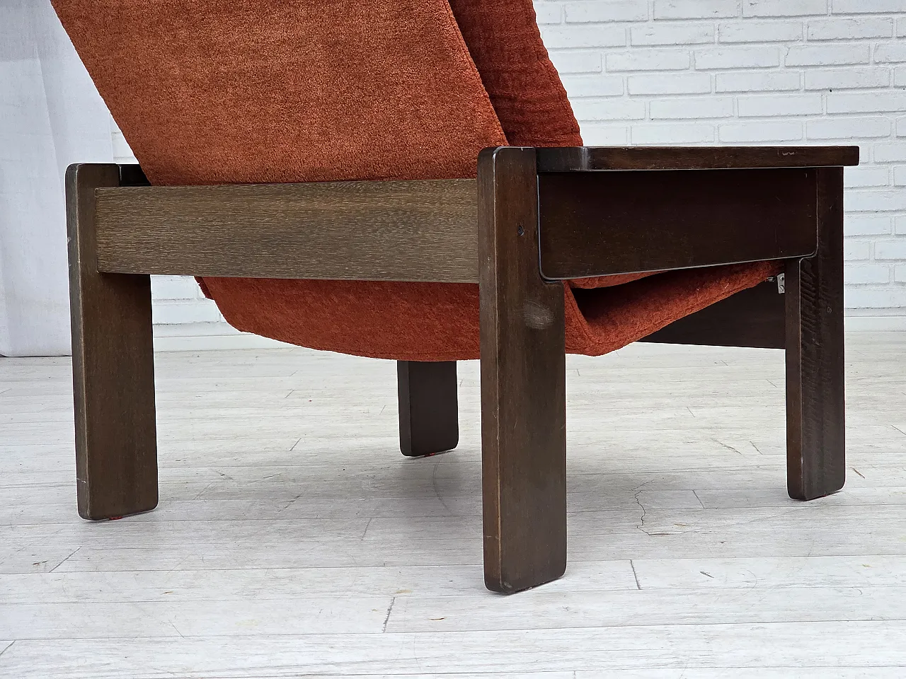 Poltrona danese in velluto arancione/rosso quercia scura, anni '70 10