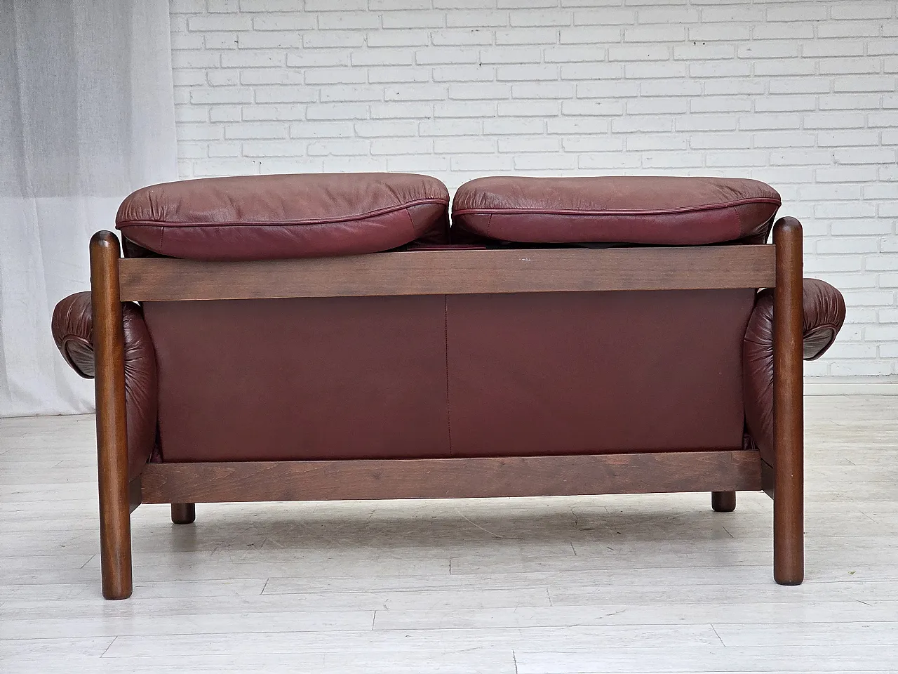 Divano svedese a 2 posti, pelle marrone con patina, anni '70 12