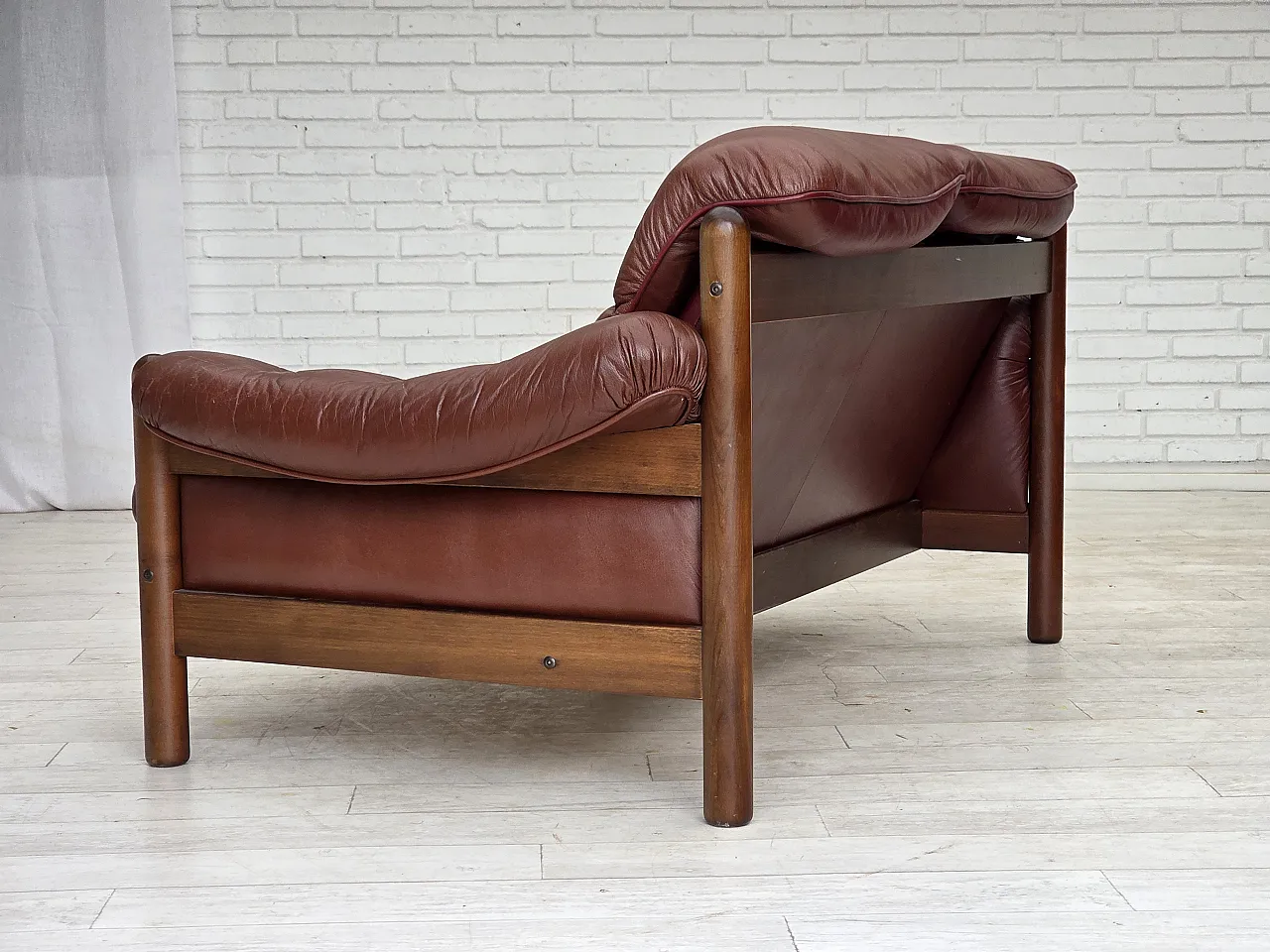 Divano svedese a 2 posti, pelle marrone con patina, anni '70 13