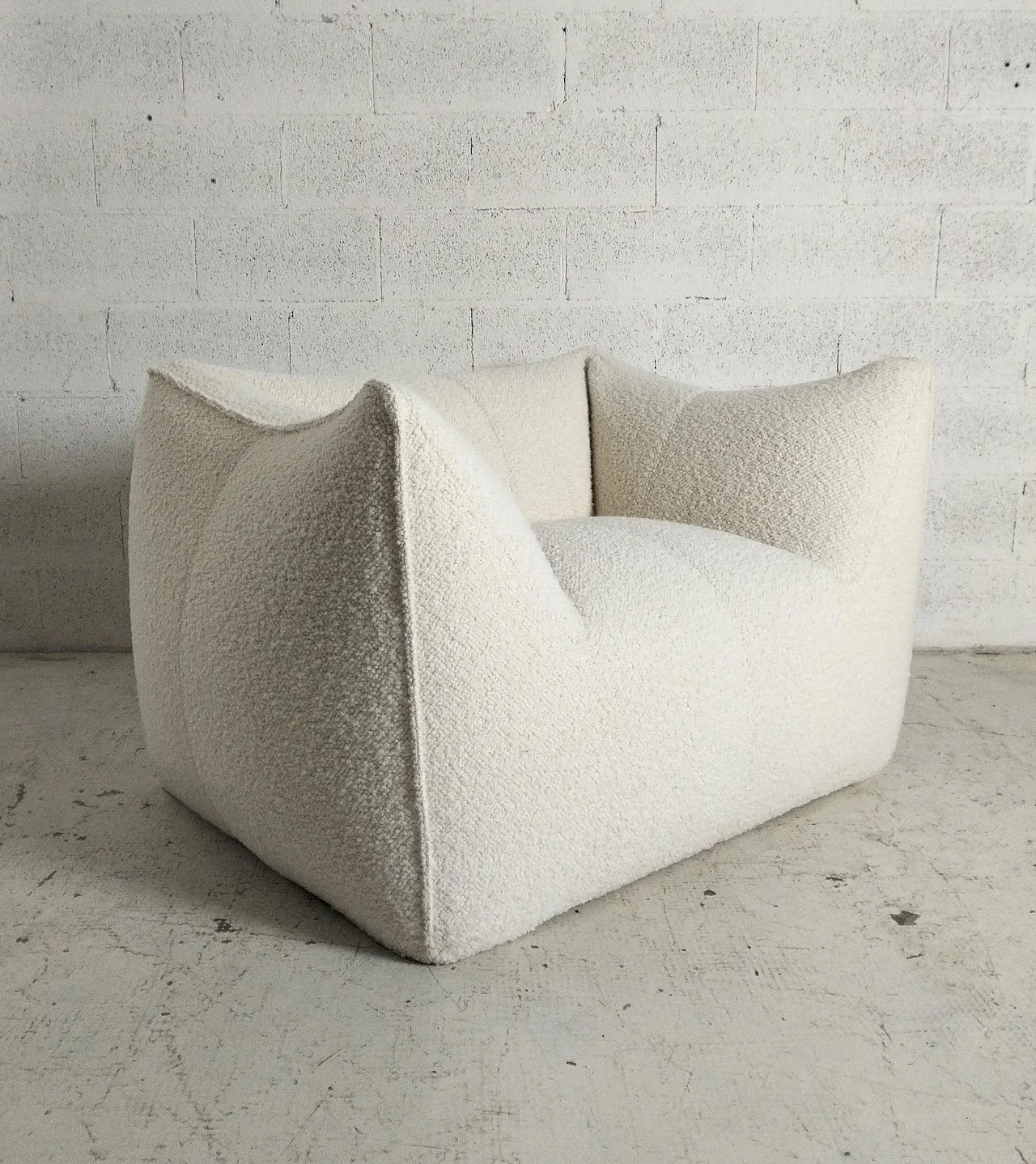 “Le Bambole” bouclè armchair by Mario Bellini for B&B Italia, 1970s 2