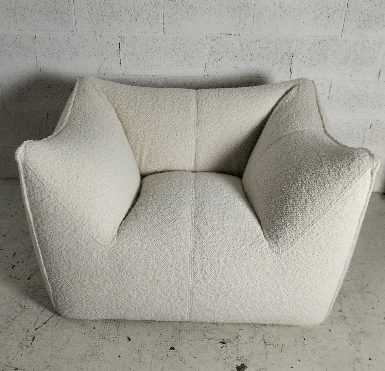 “Le Bambole” bouclè armchair by Mario Bellini for B&B Italia, 1970s 8