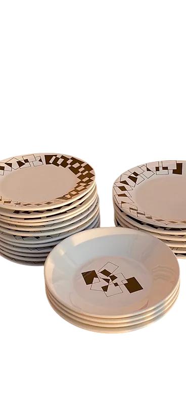 Servizio piatti di Rometti , decoro geometrico, anni '70