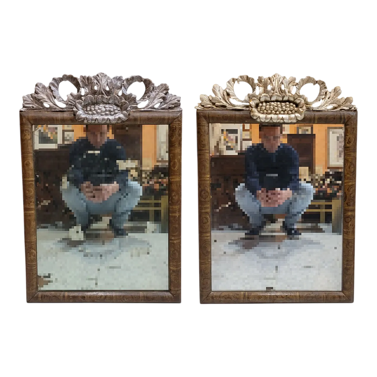 Coppia di specchiere in legno dipinto, Italia 9