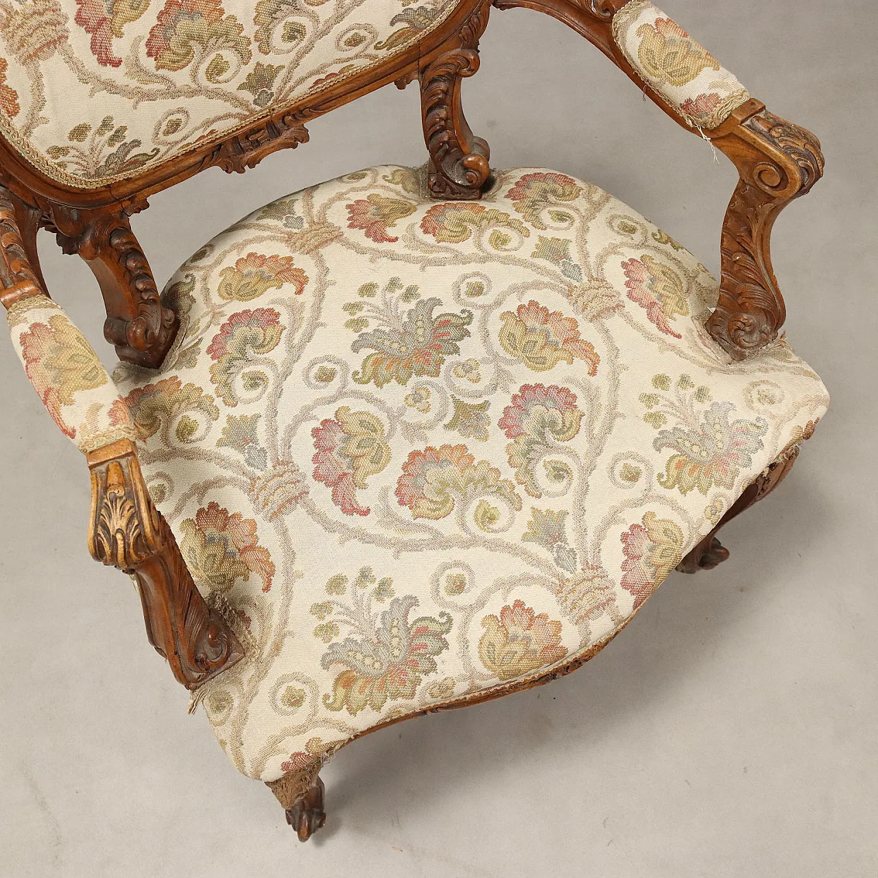 Coppia di poltrone in noce in stile tardo barocco, fine '800 7