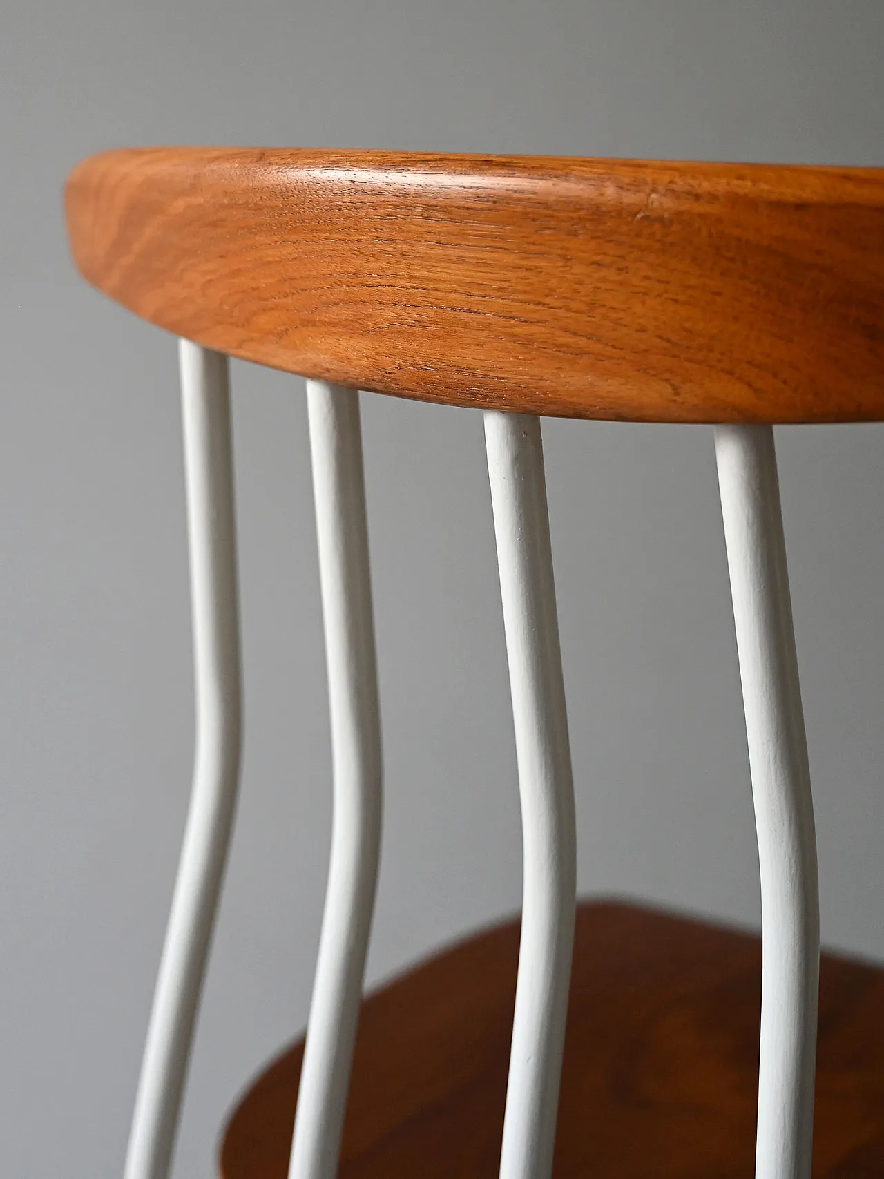 Coppia di sedie nordiche in legno, fine '900 9