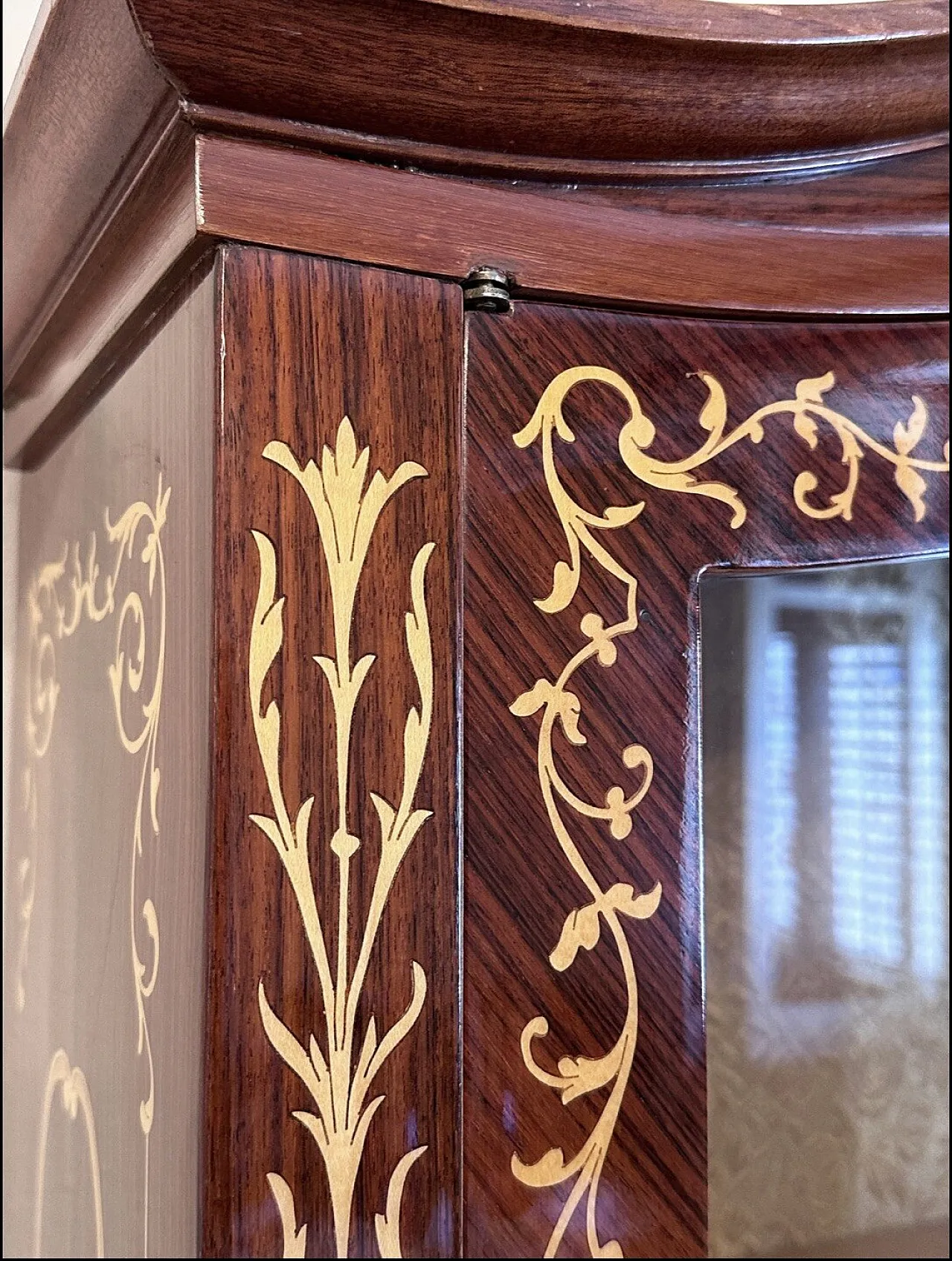 Beetle-style inlaid Trumeau cabinet with tipper, 20th century 5