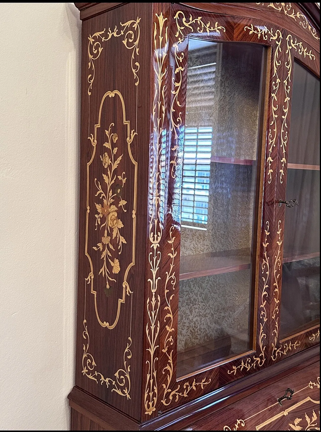 Beetle-style inlaid Trumeau cabinet with tipper, 20th century 6