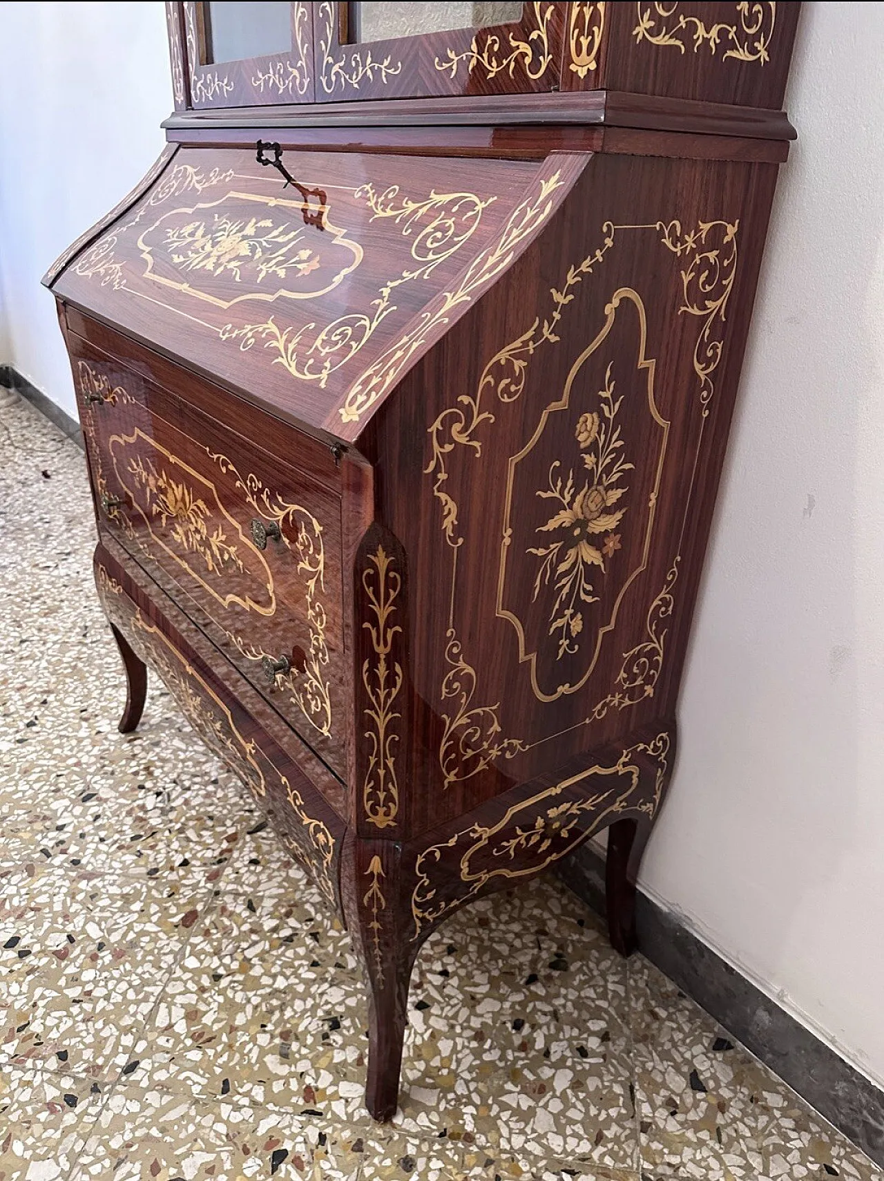 Beetle-style inlaid Trumeau cabinet with tipper, 20th century 7