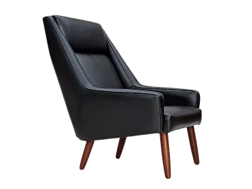 Poltrona danese in pelle artificiale nera e teak, anni '70