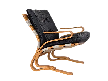Poltrona norvegese, modello Kengu, pelle, legno curvato, anni '70