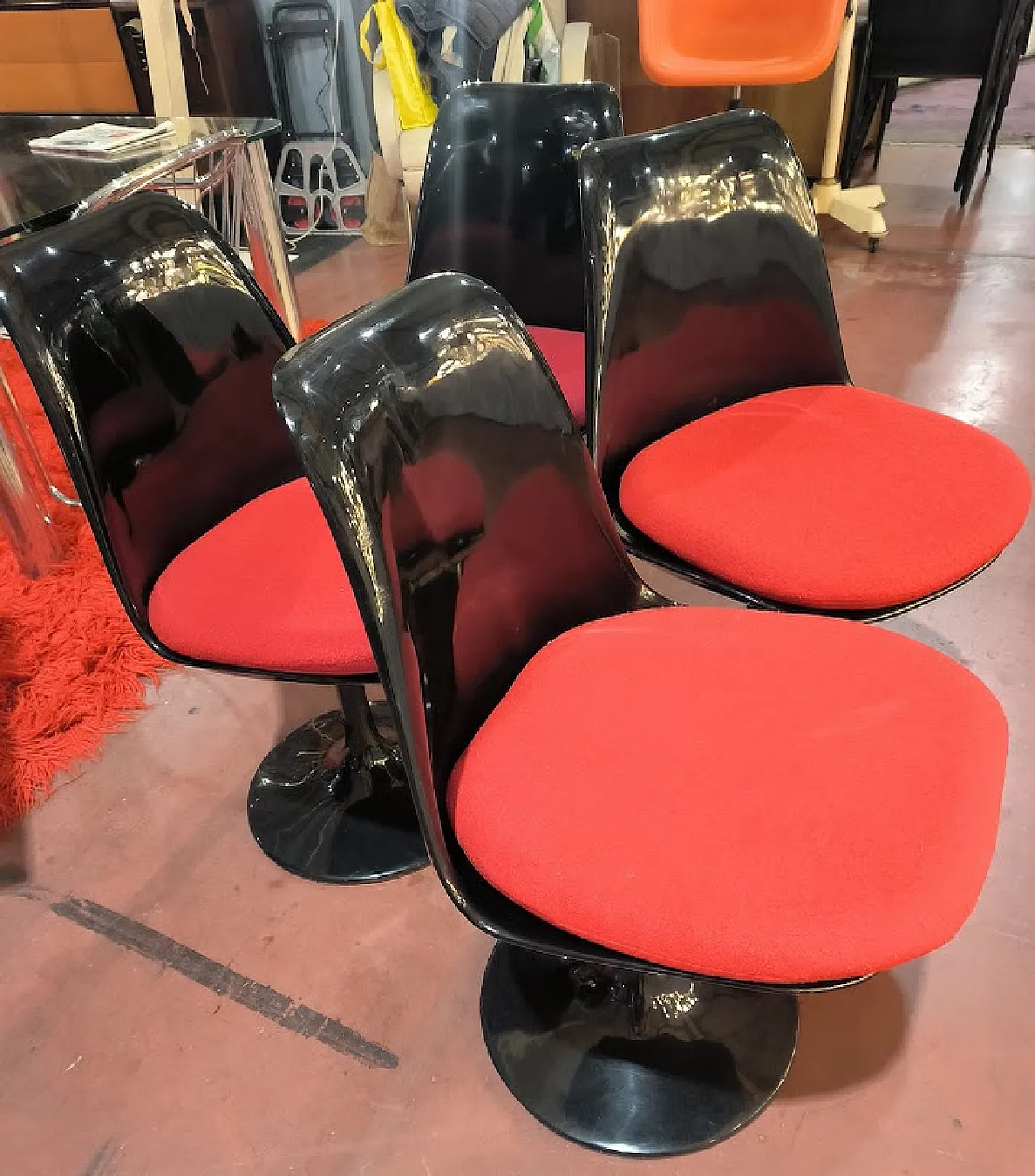 4 sedie Tulip di Bonzanini in vertroresina, anni '60 7